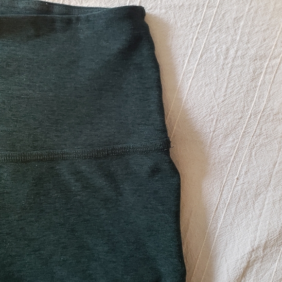 Beyond Yoga Dark Green Leggings - Picture 4 of 4